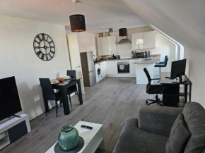 Luxury 1-bed Apartment with Free Parking